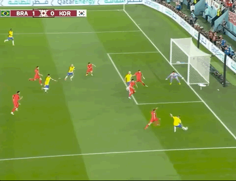 Animated Gif showing: World Cup 2022 - Brazil vs South Korea 4-1: Vinicius Junior's Goal