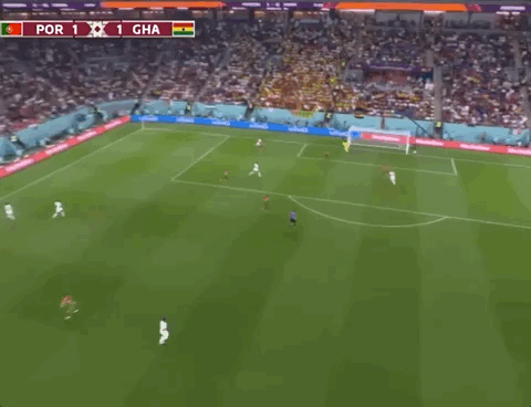 Animated Gif showing: World Cup 2022 - Portugal vs Ghana 3-2: André Ayew's Goal