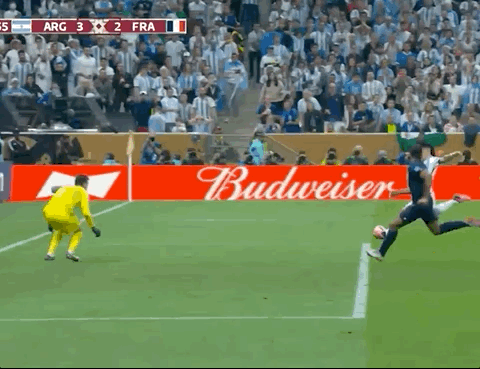 Animated Gif showing: World Cup 2022 - Argentina vs France 3-3 (4-2): Lionel Messi's Second Goal