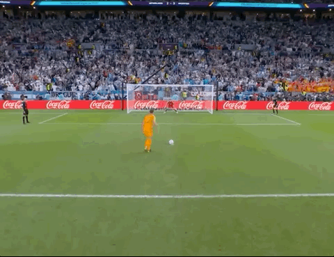Animated Gif showing: World Cup 2022 - Netherlands vs Argentina 2-2 (3-4): The Two Last Penalties