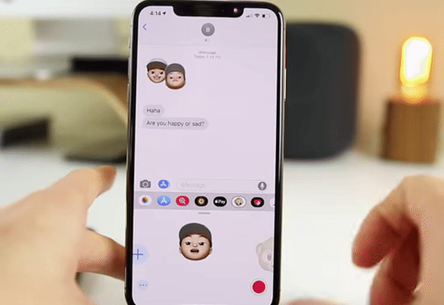 Animated Gif showing: How To Use Memoji/Animoji Stickers In iPhone iOS 12