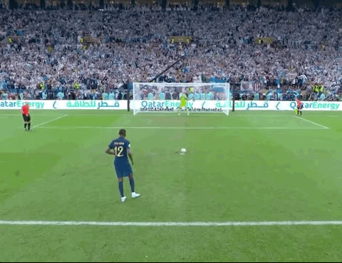 Animated Gif showing: World Cup 2022 - Argentina vs France 3-3 (4-2): Penalties - Randal Kolo Muani's Goal