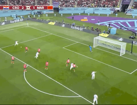 Animated Gif showing: World Cup 2022 - Croatia vs Morocco 2-1: Mislav Orsić's Goal