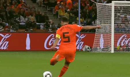 Animated Gif showing: Giovanni Van Bronckhorst's Goal In 2010 Against Uruguay vs Netherlands