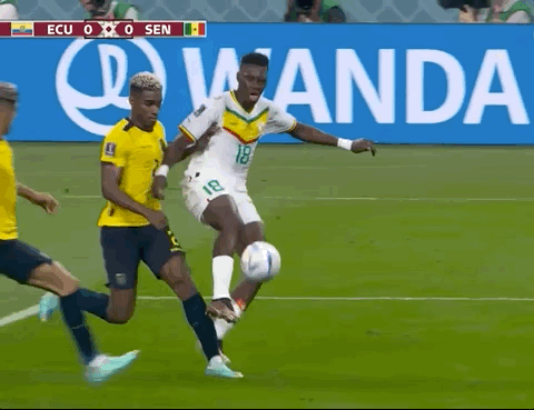 Animated Gif showing: World Cup 2022 - Ecuador vs Senegal 1-2: Ismaïla Sarr's Penalty Goal
