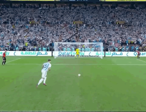 Animated Gif showing: World Cup 2022 - Argentina vs France 3-3 (4-2): Penalties - Leandro Paredes's Goal