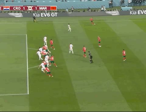 Animated Gif showing: World Cup 2022 - Croatia vs Morocco 2-1: Achraf Dari's Goal
