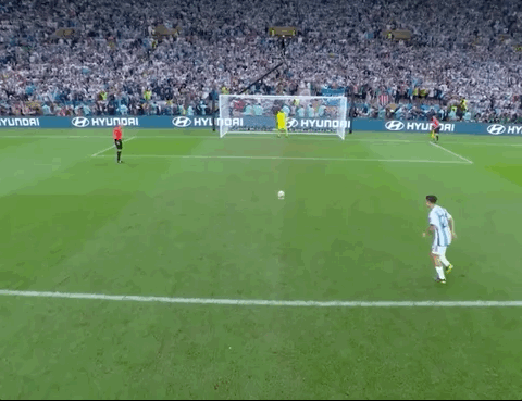 Animated Gif showing: World Cup 2022 - Argentina vs France 3-3 (4-2): Penalties - Paulo Dybala's Goal