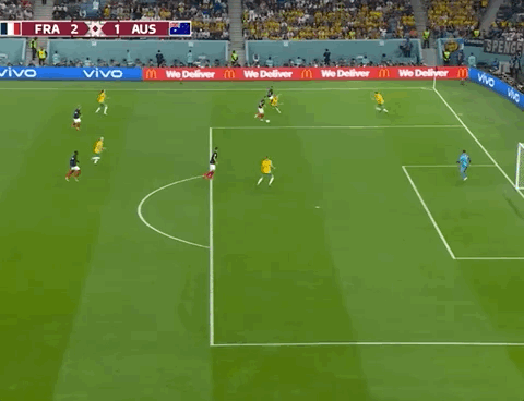 Animated Gif showing: World Cup 2022 - France vs Australia 4-1: Olivier Giroud's First Goal