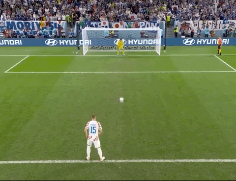 Animated Gif showing: World Cup 2022 - Japan vs Croatia 1-1 (1-3): Mario Pasalić's Winning Penalty Goal