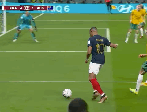 Animated Gif showing: World Cup 2022 - France vs Australia 4-1: Olivier Giroud's Second Goal