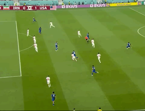 Animated Gif showing: World Cup 2022 - Iran vs USA 0-1: Christian Pulisic's Goal