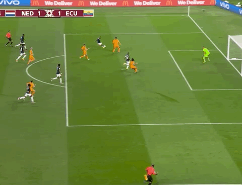 Animated Gif showing: World Cup 2022 - Netherlands vs Ecuador 1-1: Enner Valencia's Goal
